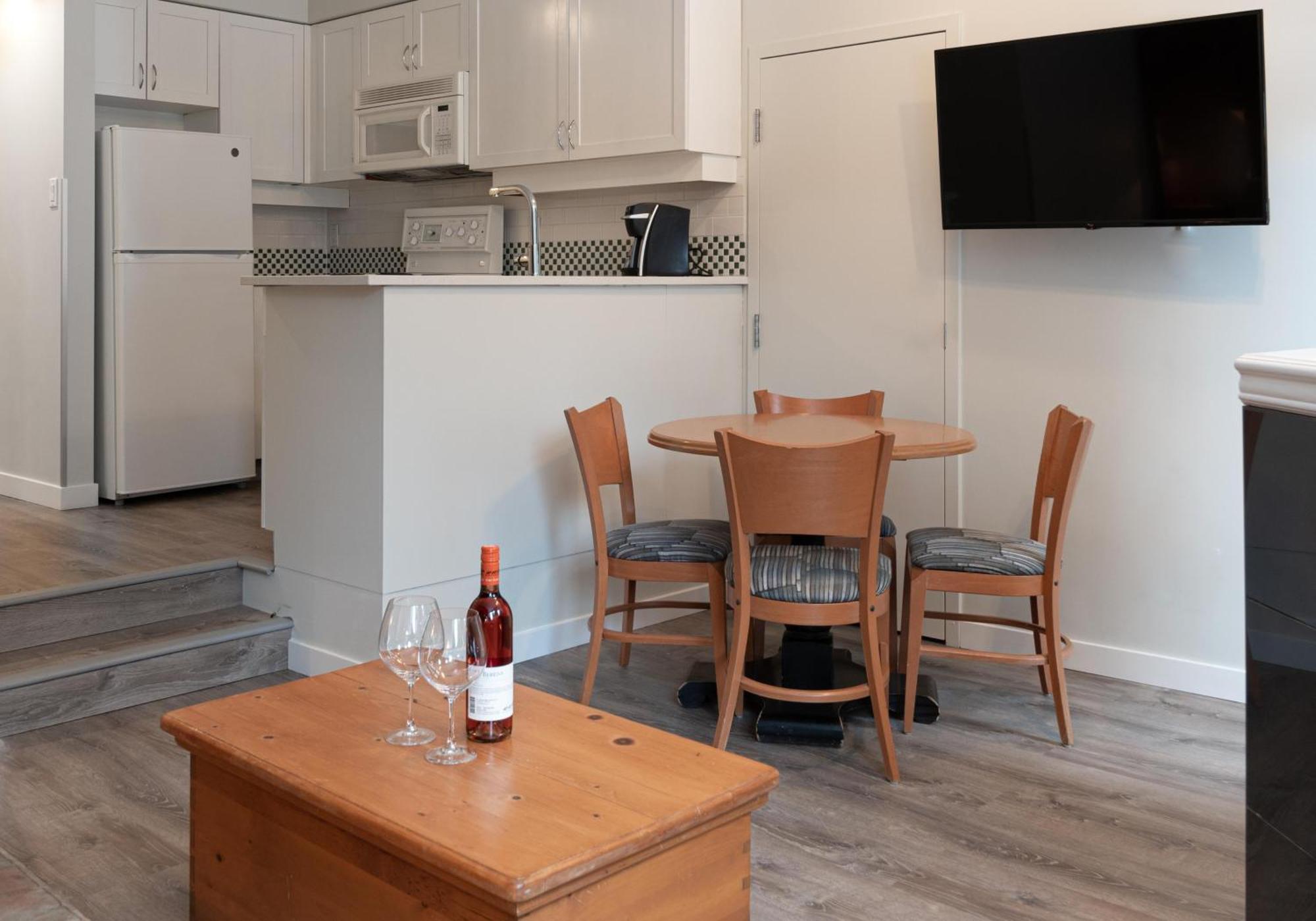 וויסטלר Alpenglow Lodge Family Studio With Murphy Bed By Mva מראה חיצוני תמונה