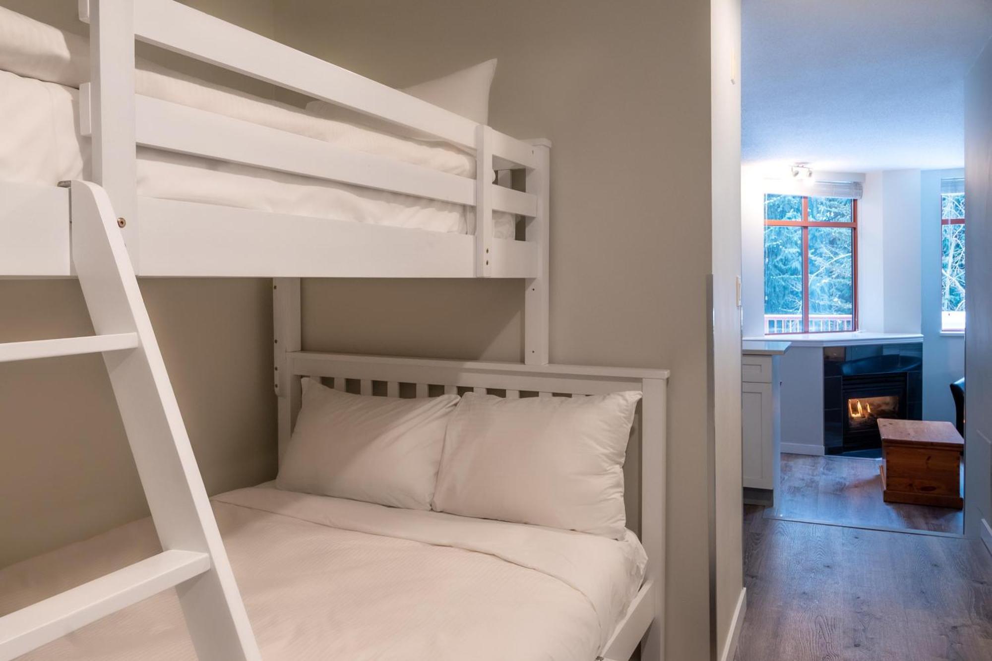 וויסטלר Alpenglow Lodge Family Studio With Murphy Bed By Mva מראה חיצוני תמונה