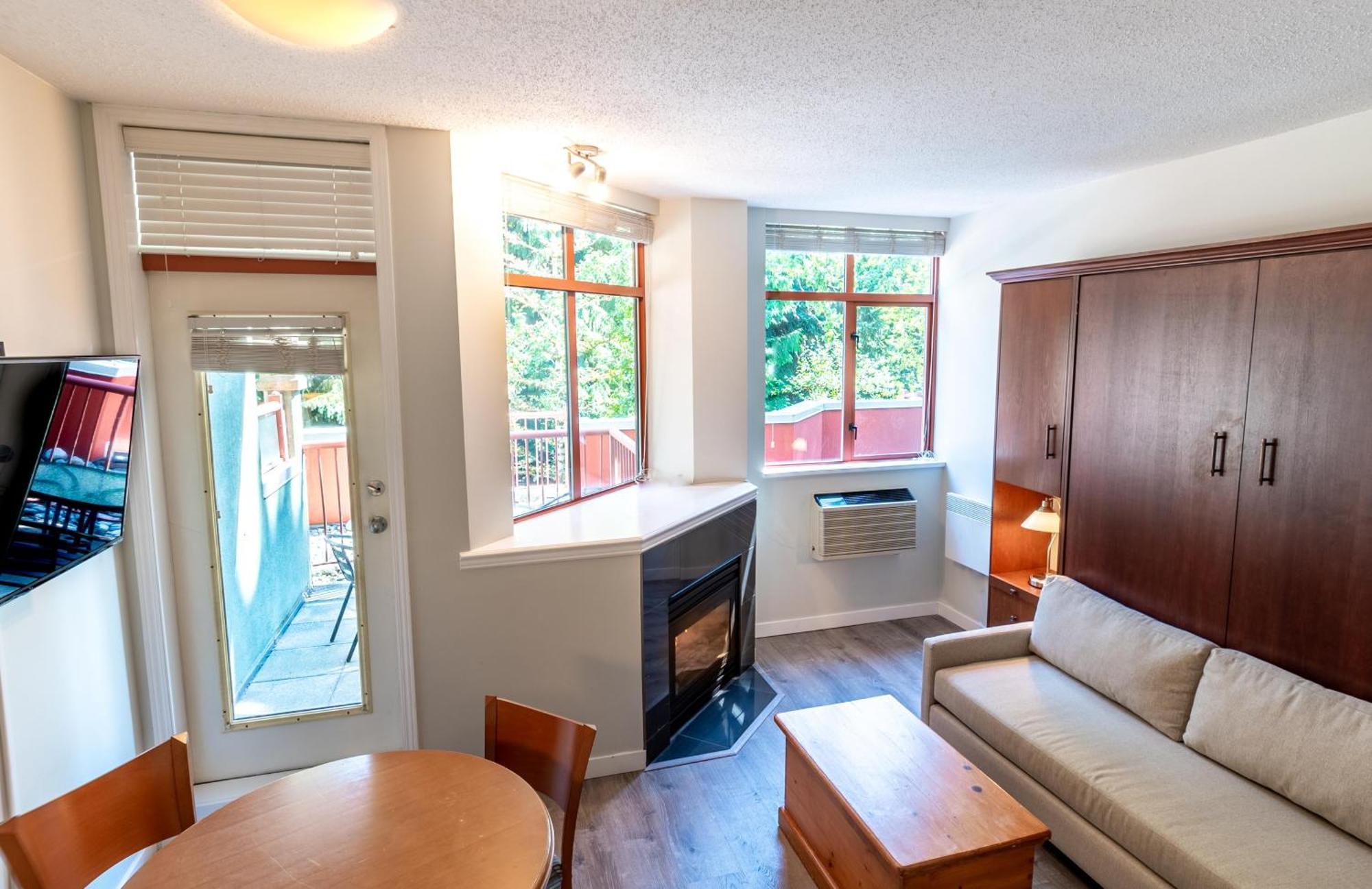 וויסטלר Alpenglow Lodge Family Studio With Murphy Bed By Mva מראה חיצוני תמונה